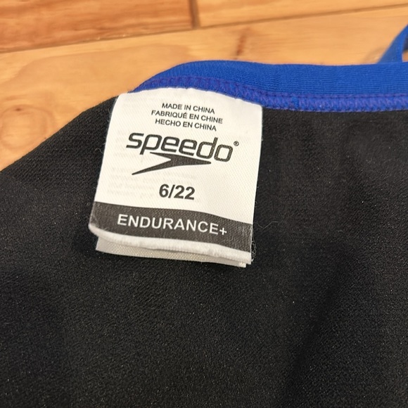 Girls speedo 6/22 blue and black one piece EUC Pet and smoke free - Picture 3 of 3